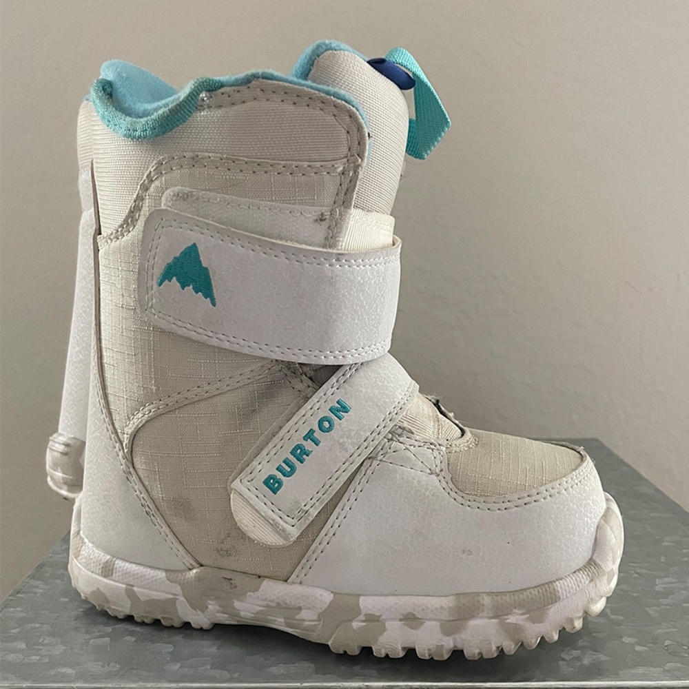 Kids' Burton Mini Grom Snowboard Boots, size 12C